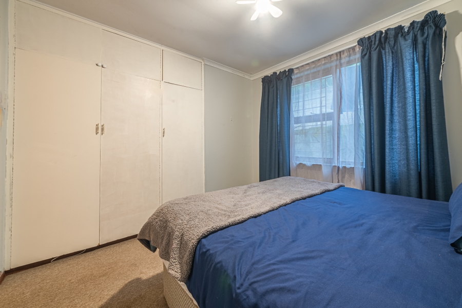 5 Bedroom Property for Sale in Fraaiuitsig Western Cape